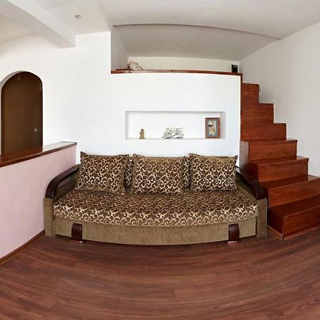 Babylon Apartment On Bukovinskaya Street Ровно Экстерьер фото